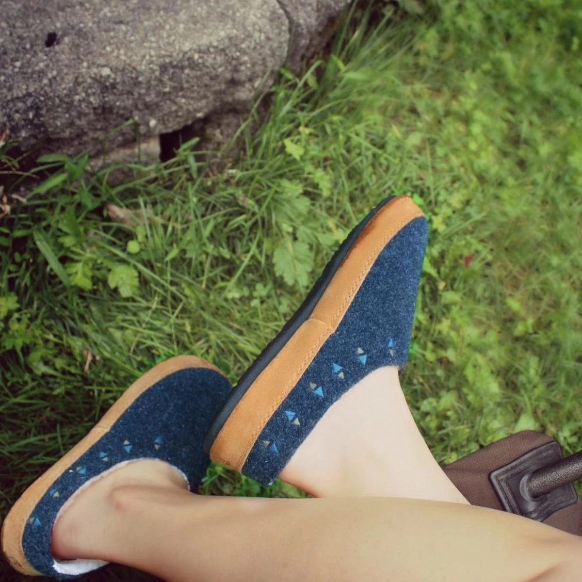 Acorn Womens Geo Embroidered Hoodback Slippers 6 Acorn Womens Geo Embroidered Hoodback Slippers - Image 4