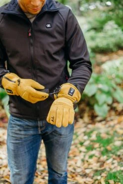 ActionHeat 7V 2200mAh Battery & Charger Kit 14 ActionHeat 7V 2200mAh Battery & Charger Kit -Hestra Clothing Store actionheat 7v 2200mah battery charger kit 119