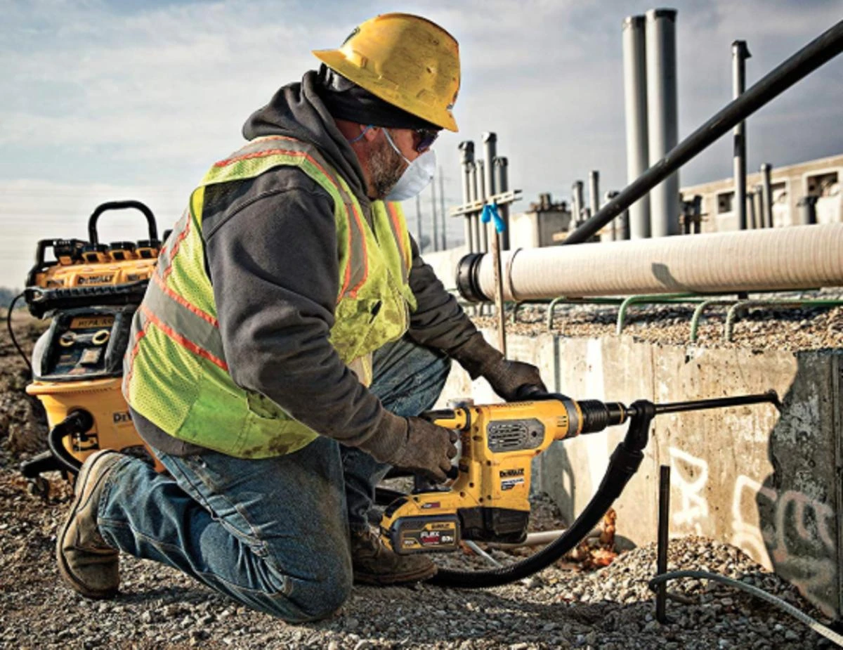 Dewalt 12V/20V MAX Cordless Lithium-Ion Heated Hoodie - Black (Hoodie & Adapter Only) 6 Dewalt 12V/20V MAX Cordless Lithium-Ion Heated Hoodie - Black (Hoodie & Adapter Only) - Image 4