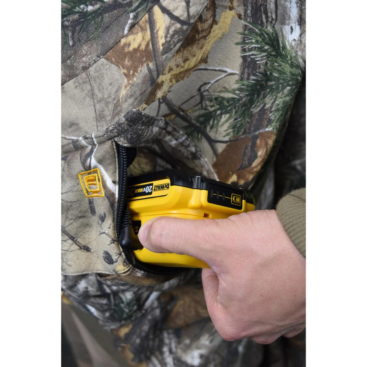 DeWalt 20V MAX XR Lithium Ion Realtree Xtra Camouflage Heated Hoodie With Battery Kit 8 DeWalt 20V MAX XR Lithium Ion Realtree Xtra Camouflage Heated Hoodie With Battery Kit - Image 6