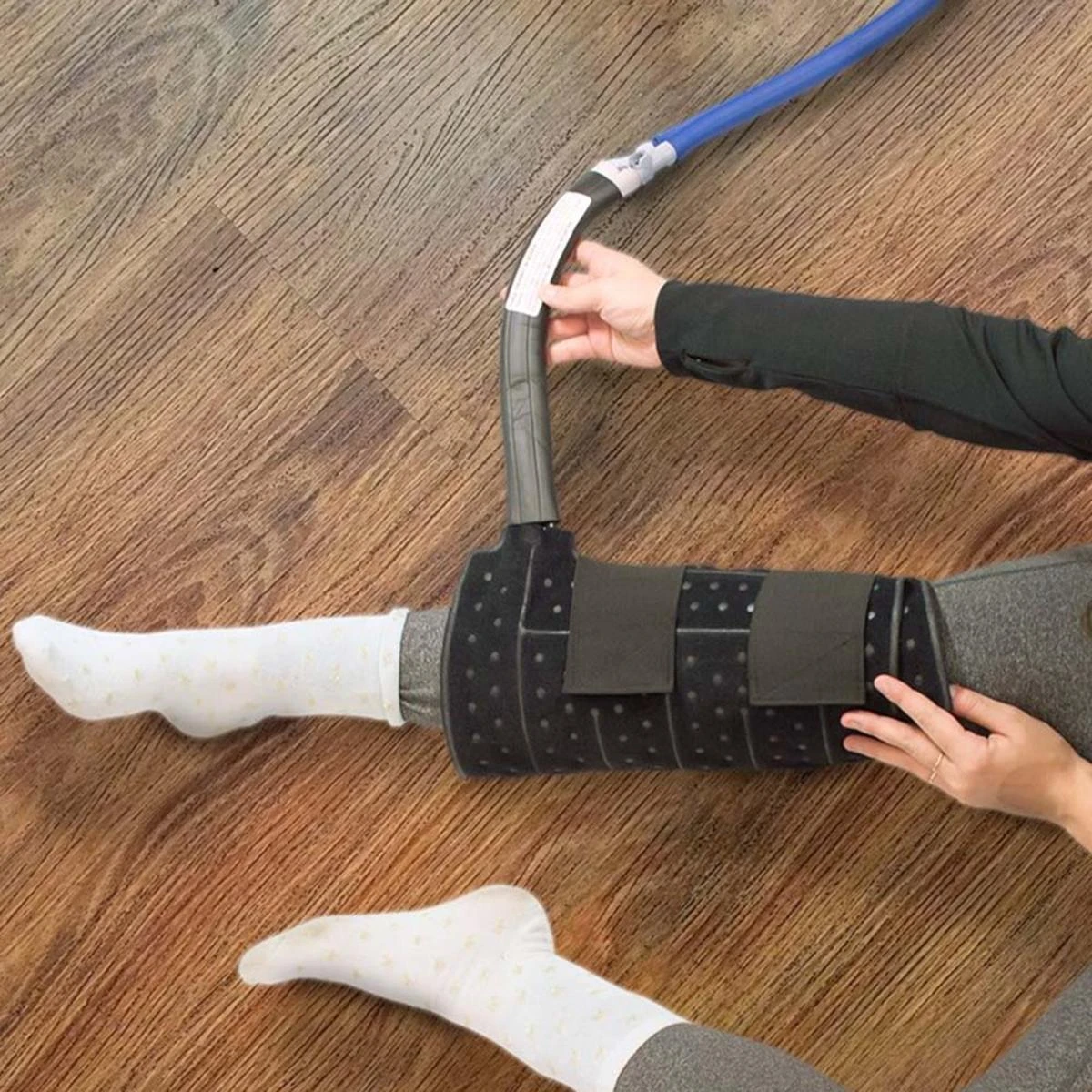 Polar Products Active Ice 3.0 Cold Therapy Full Circumference Knee Compression Therapy Pad With 3in X 10in Elastic And Velcro Belts- Cooler System NOT Included 5 Polar Products Active Ice 3.0 Cold Therapy Full Circumference Knee Compression Therapy Pad With 3in X 10in Elastic And Velcro Belts- Cooler System NOT Included - Image 3